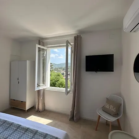 Viola Rooms, A 200mt Dalla Di *