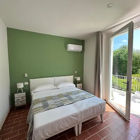 Viola Rooms, A 200mt Dalla Di Quarto em Acomodações Particulares *